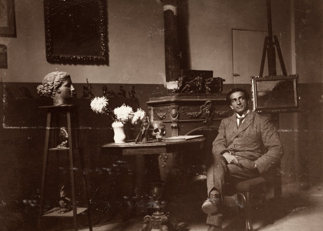El escultor Mario Pelagatti en su estudio, Florencia, 20/11/1920 de Alberto Fierli