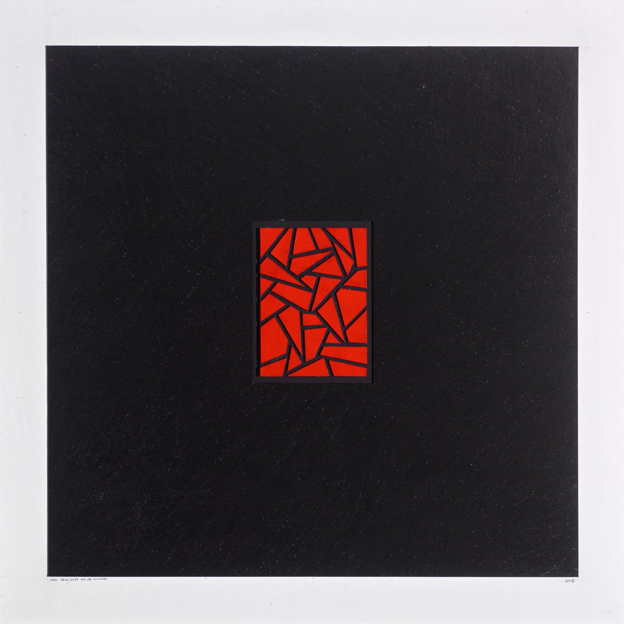 Red Bits on Black, 2021 (esmalte sobre cartulina) de Alex Dunn