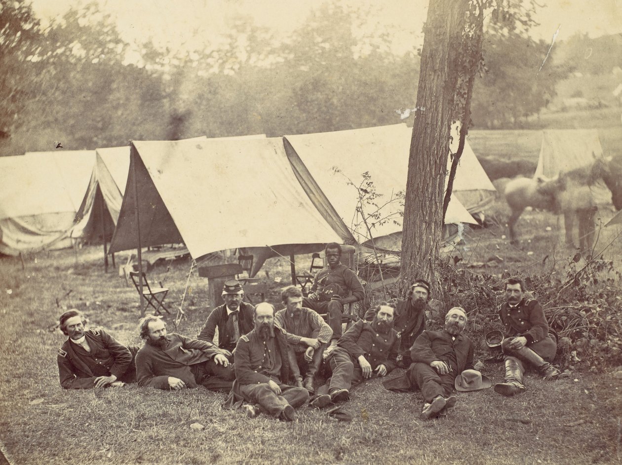 Grupo en el cuartel general del Ejército del Potomac, Antietam, octubre de 1862 de Alexander Gardner