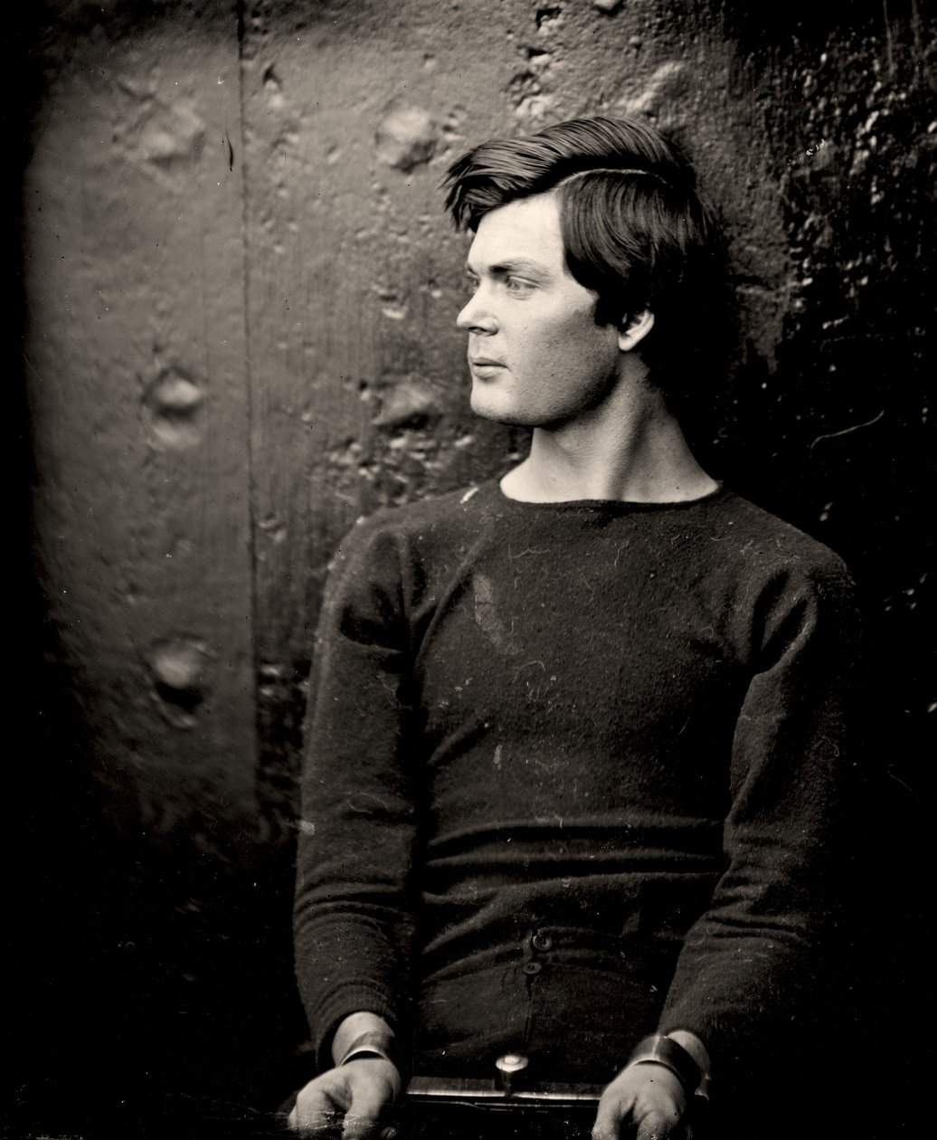 Lewis Powell con grilletes en la muñeca a bordo del USS Saugus, 1865 de Alexander Gardner