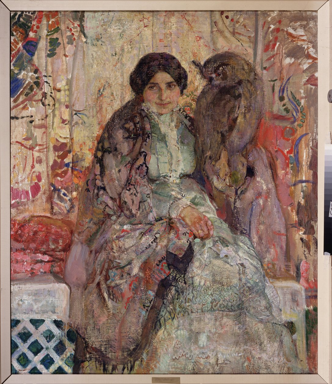 Mujer con un búho de cuernos grandes. Pintura de Alexander Ivanovich Savinov (1881-1942), óleo sobre lienzo de Alexander Ivanovich Savinov