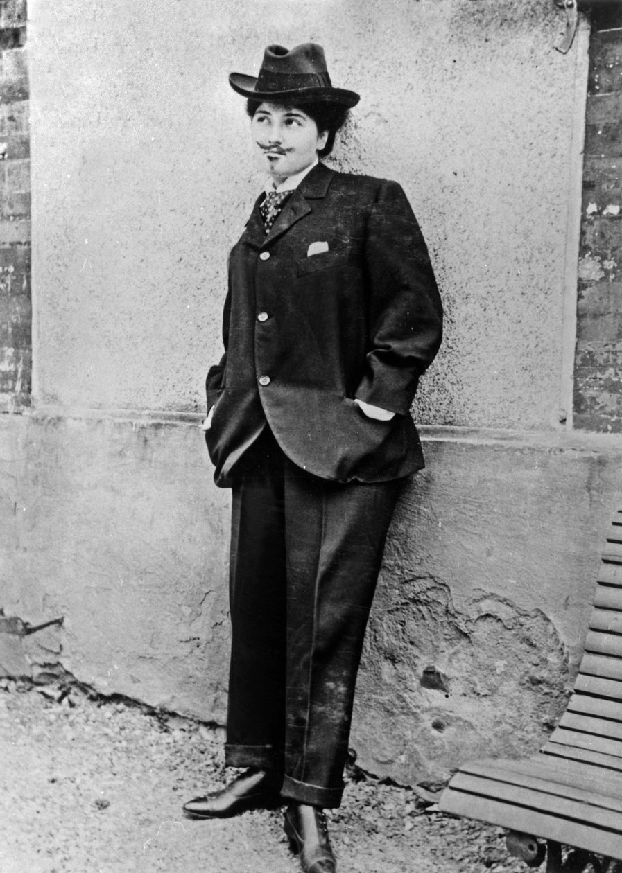 Misia Nathanson (1872-1950) futura Misia Sert, vestida de hombre, c. 1900, foto Alfred Natanson de Alfred Natanson