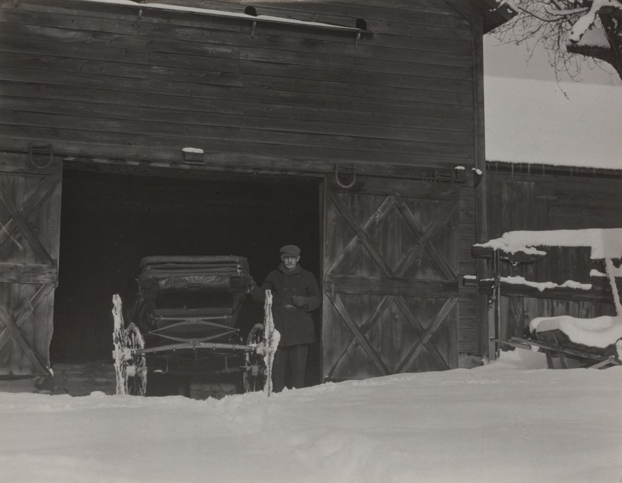 Granero, carruaje y nieve de Alfred Stieglitz