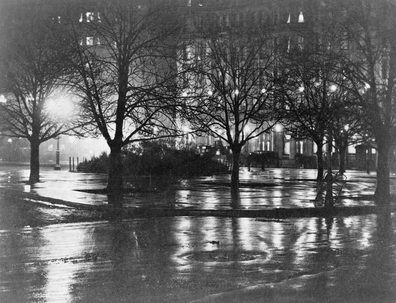 Reflejos, noche, Nueva York, c.1898 (fotograbado) de Alfred Stieglitz