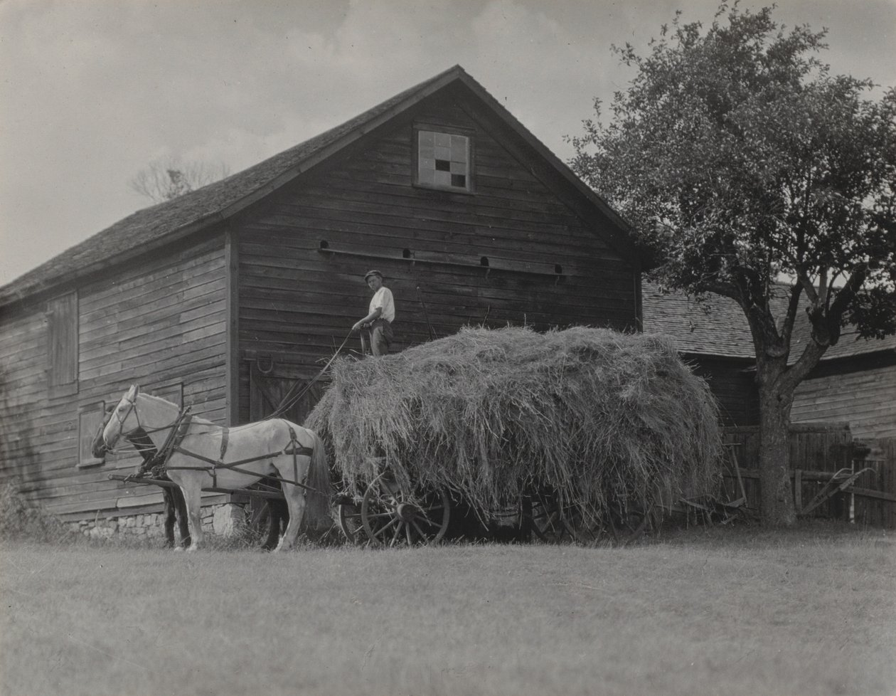 El carro de heno y el granero de Alfred Stieglitz