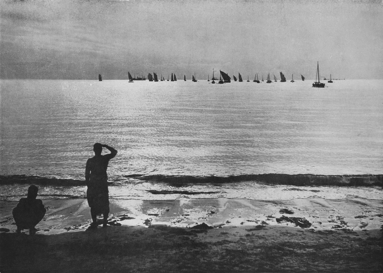 Flota perlera regresando al anclaje al atardecer, c. 1890 de Alfred William Amandus Plate