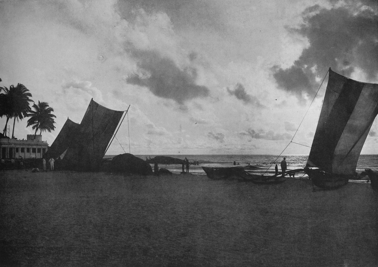 Atardecer, costa del mar de Mount Lavinia, c1890, 1910 de Alfred William Amandus Plate