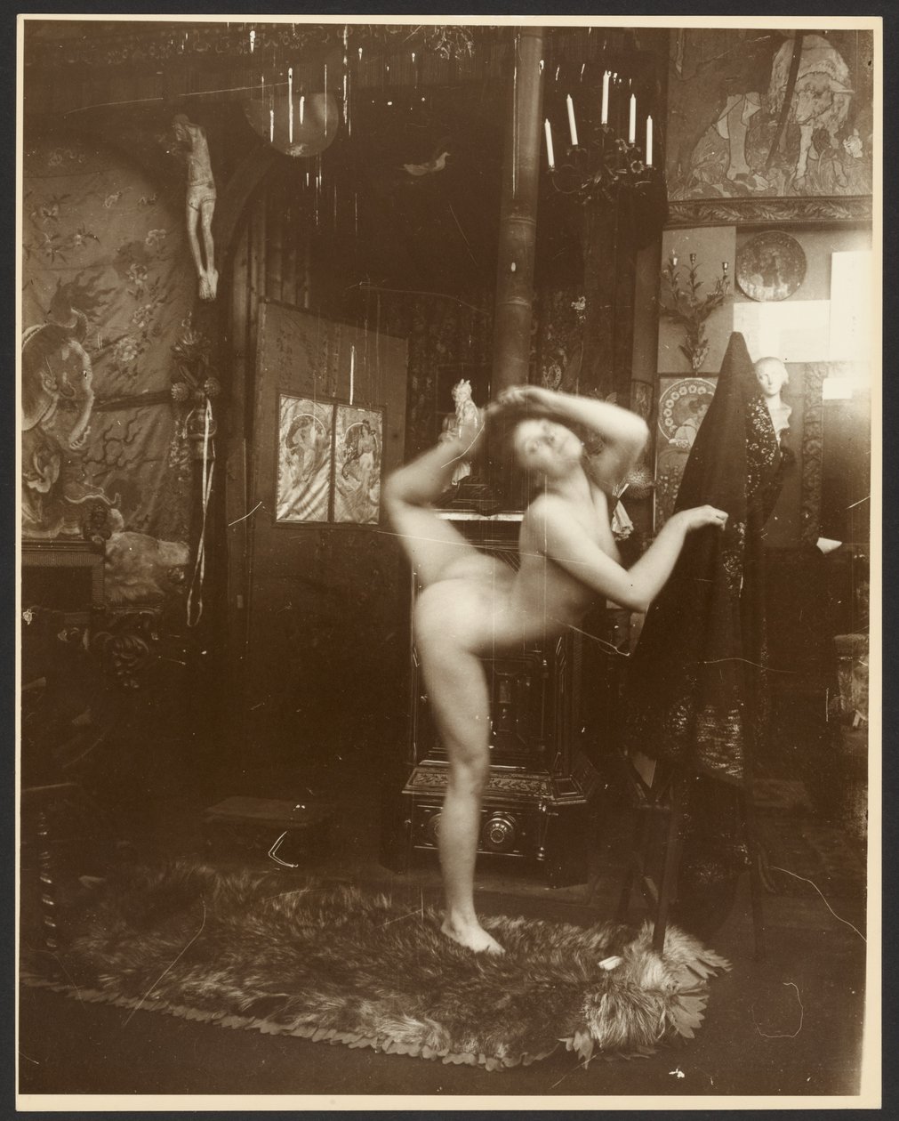 [Modelo femenina desnuda como bailarina, París] de Alphonse Maria Mucha
