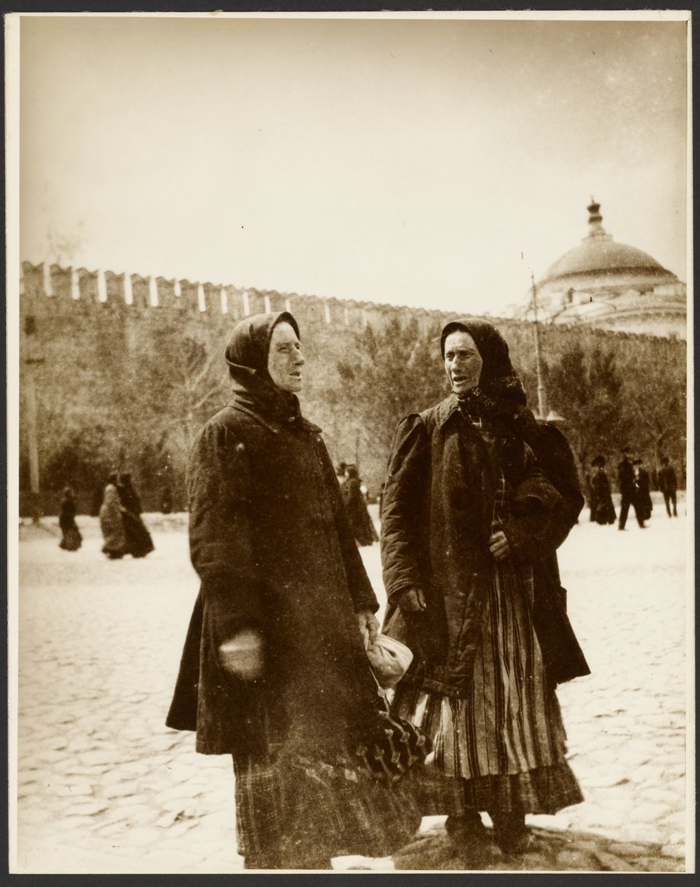 [Fotografías del viaje de estudios a Rusia utilizadas para el cuadro "La abolición de la servidumbre en Rusia" (1914), del "Ciclo de la Epopeya de los Eslavos, Moscú"]. de Alphonse Maria Mucha