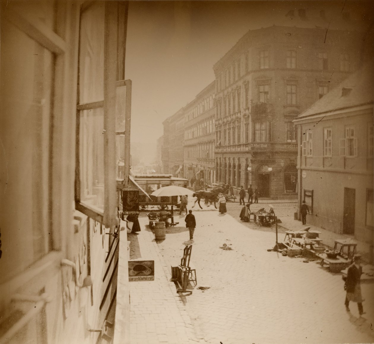 [Vista desde la ventana del apartamento de Mucha, cerca de Amalienstrasse, Múnich]. de Alphonse Maria Mucha
