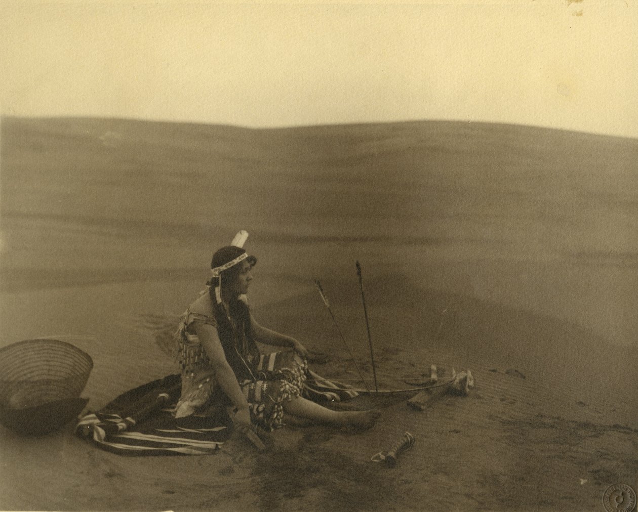 Una mujer nativa americana sentada de American Photographer