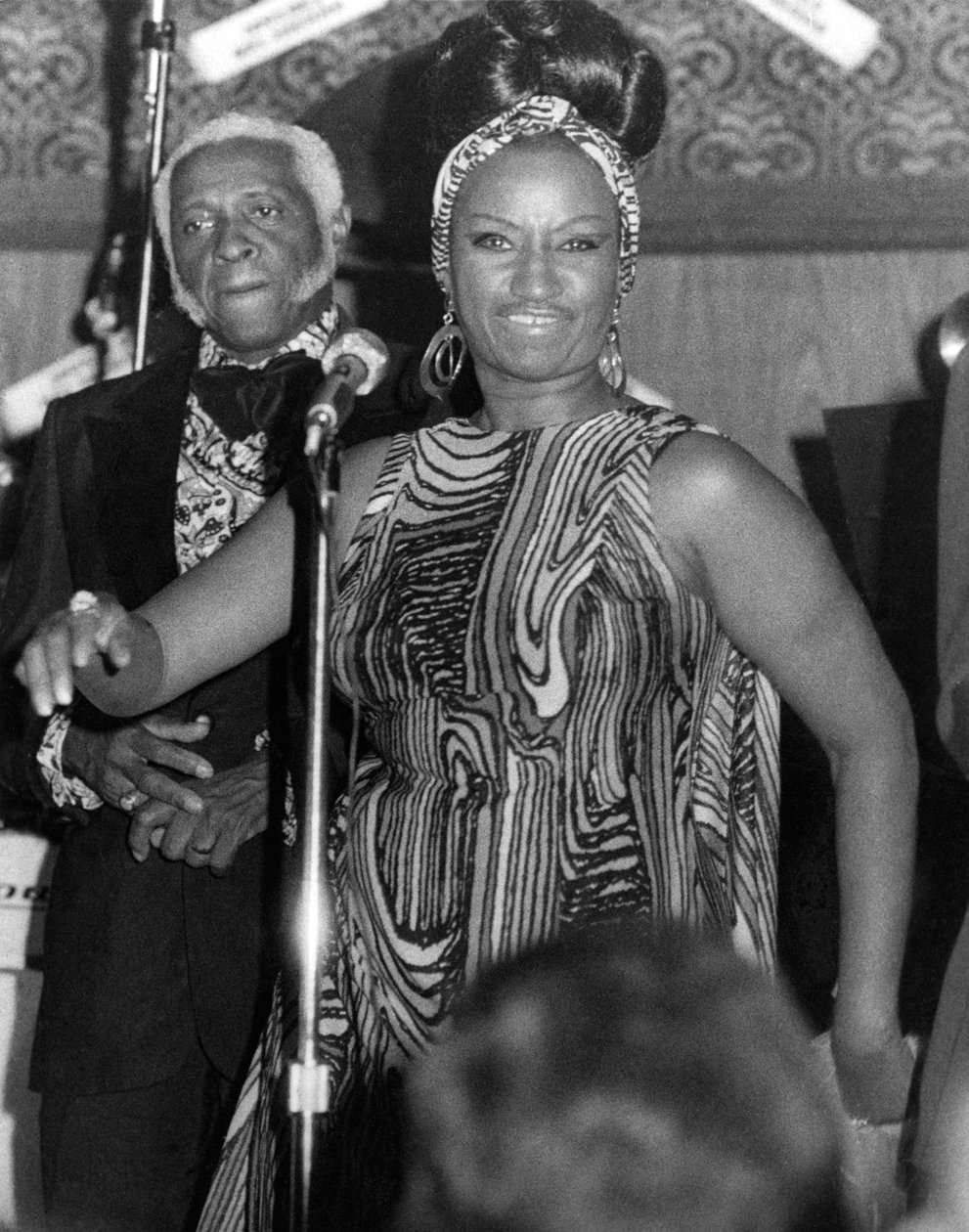 Celia Cruz en el escenario, 15 de julio de 1976 de American Photographer