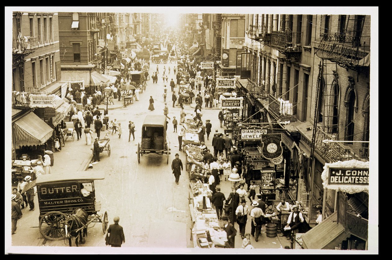 Hacia el este en las calles Rivington y Orchard, 1905 de American Photographer