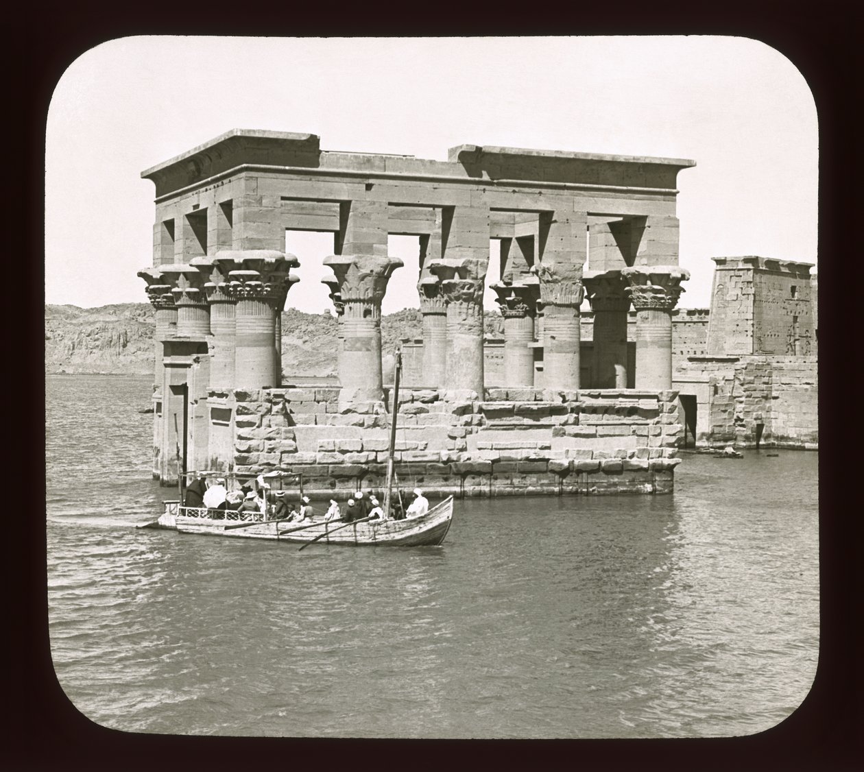 Quiosco, Templo de Filé, 1908 de American Photographer