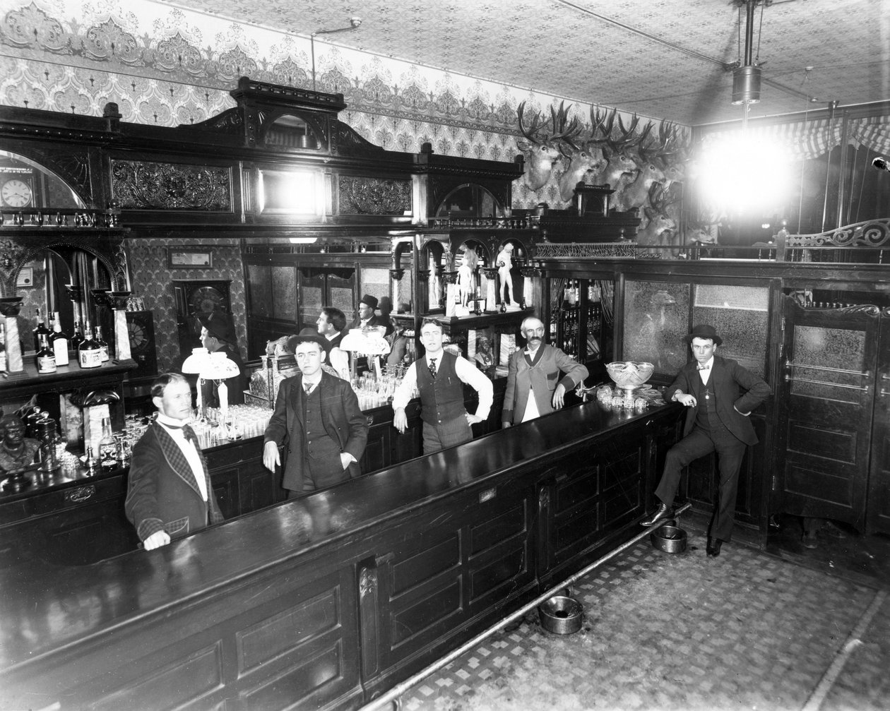 Salón de Leadville, c.1883-89 de American Photographer