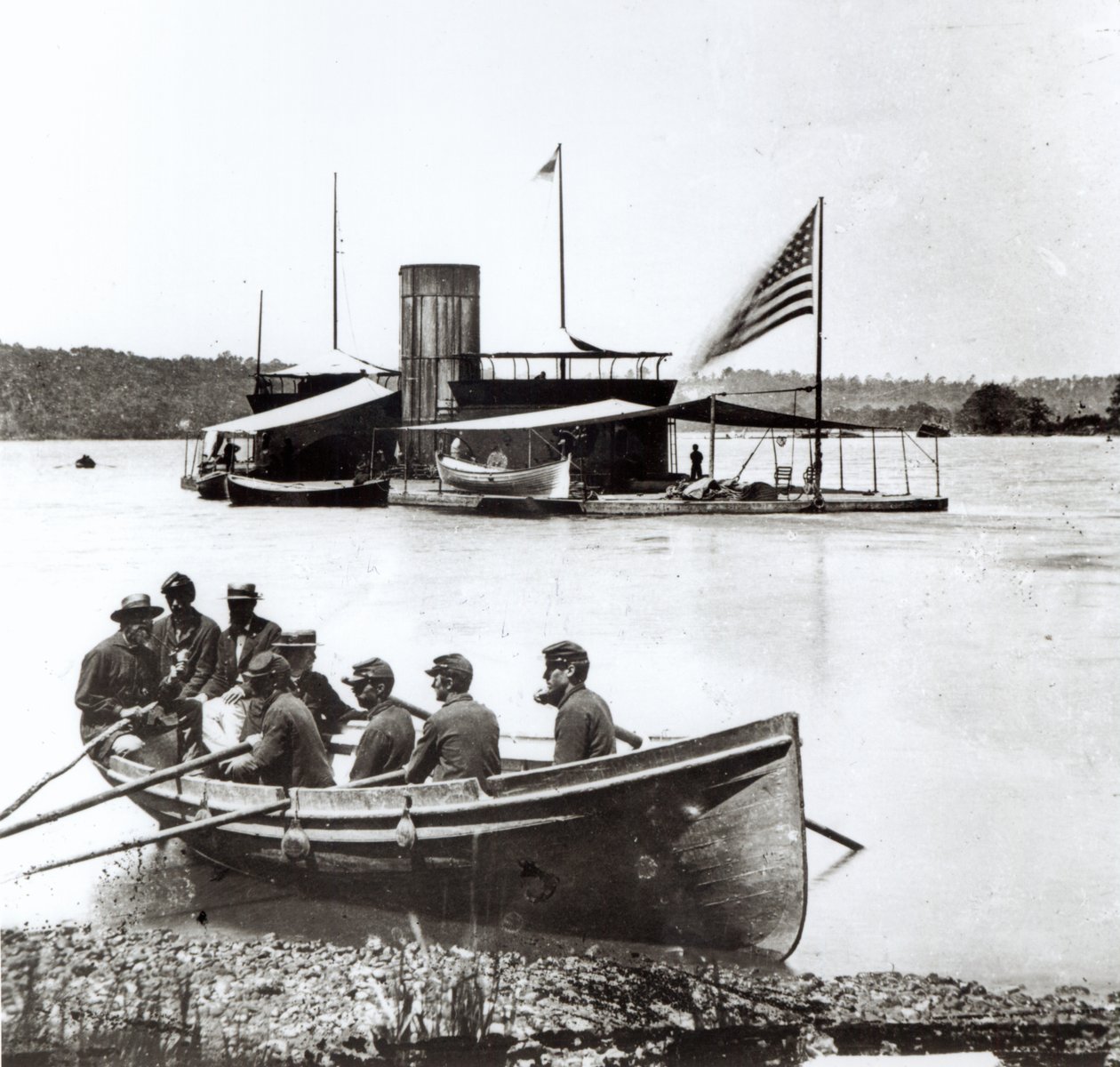 El USS Onondaga en el río James, Virginia en 1864 de American Photographer