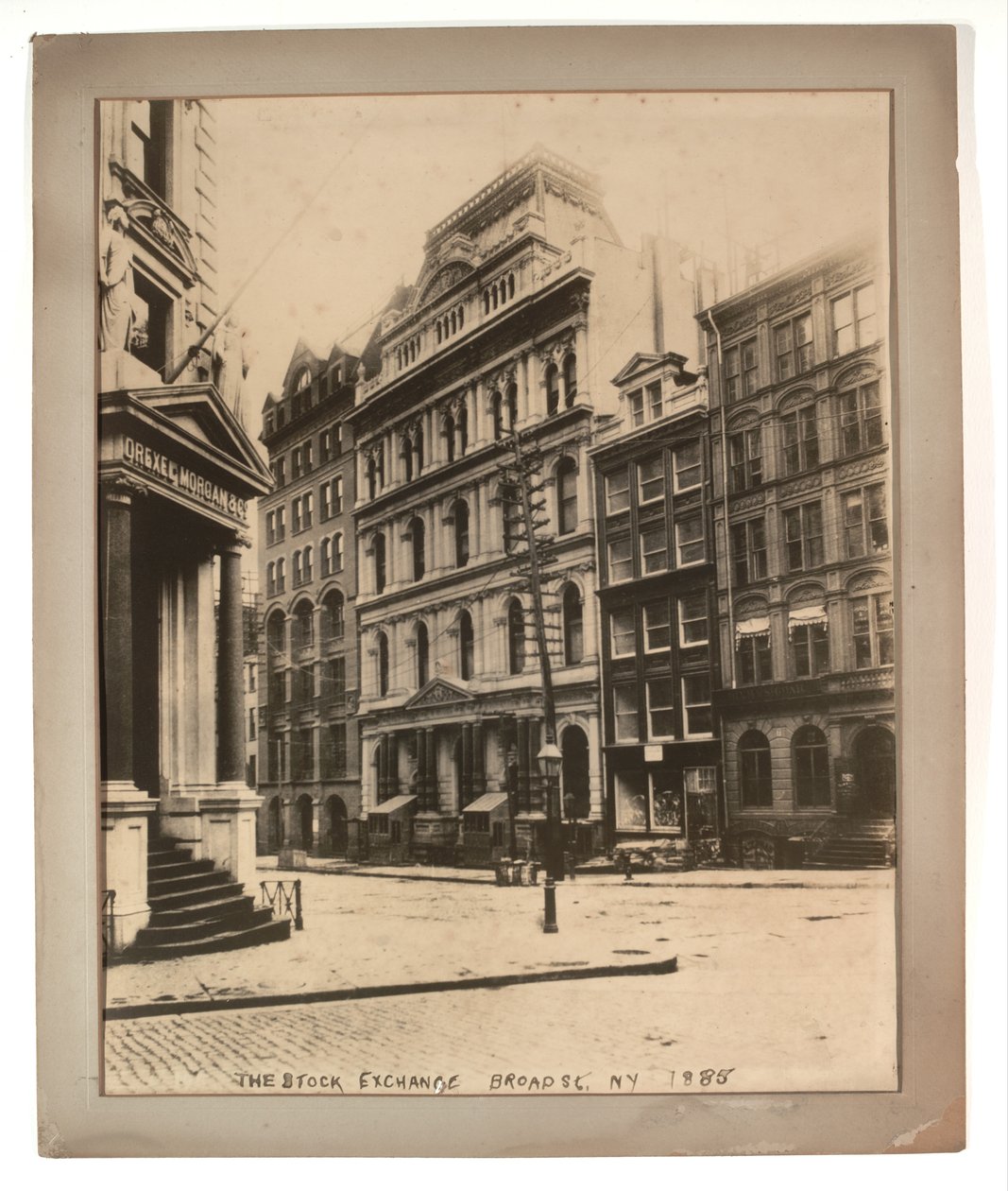 La bolsa de valores en Broad Street, 1885 de American Photographer