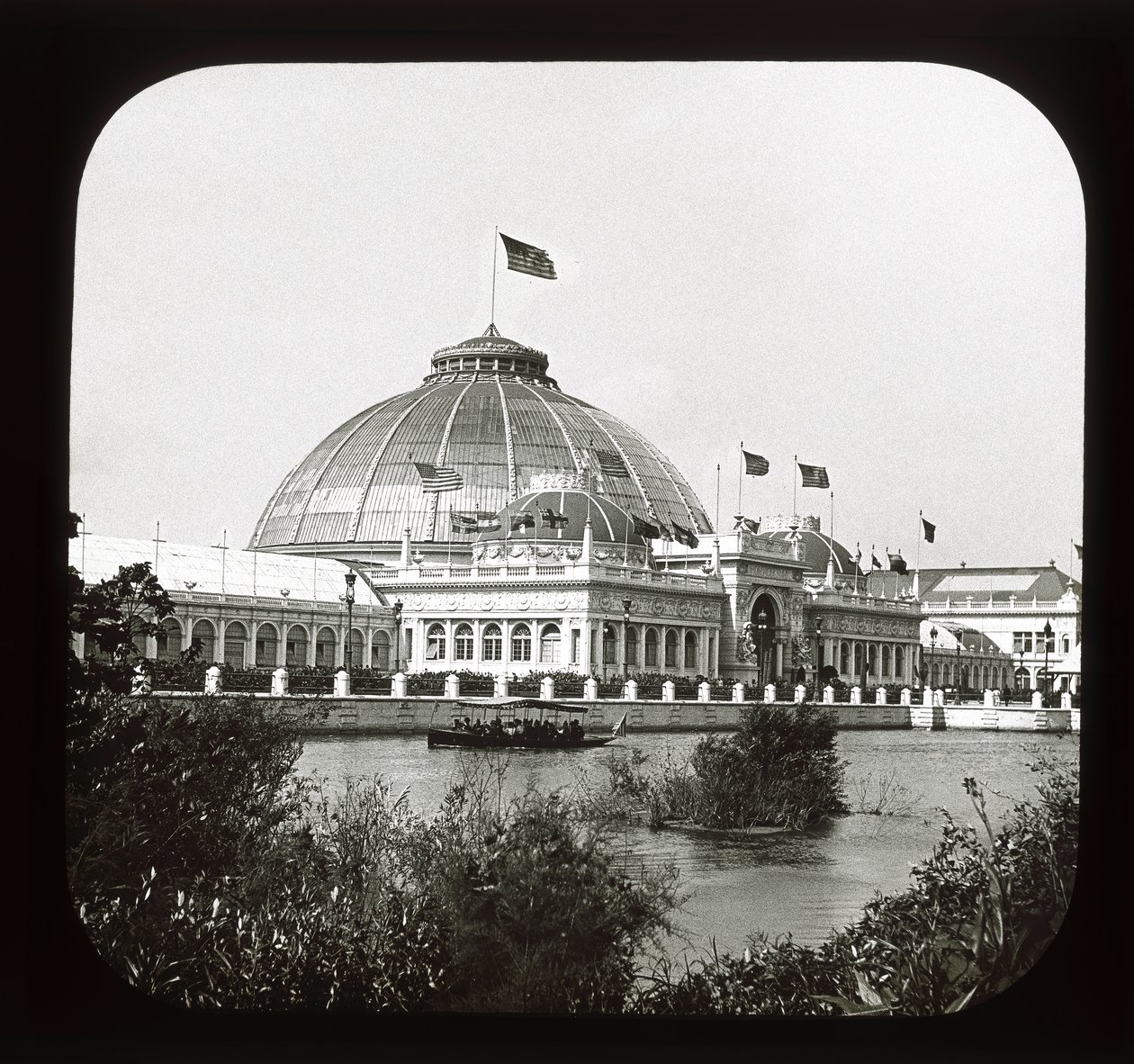 Exposición Mundial Colombina: Edificio de Horticultura, Chicago, 1893 de American Photographer