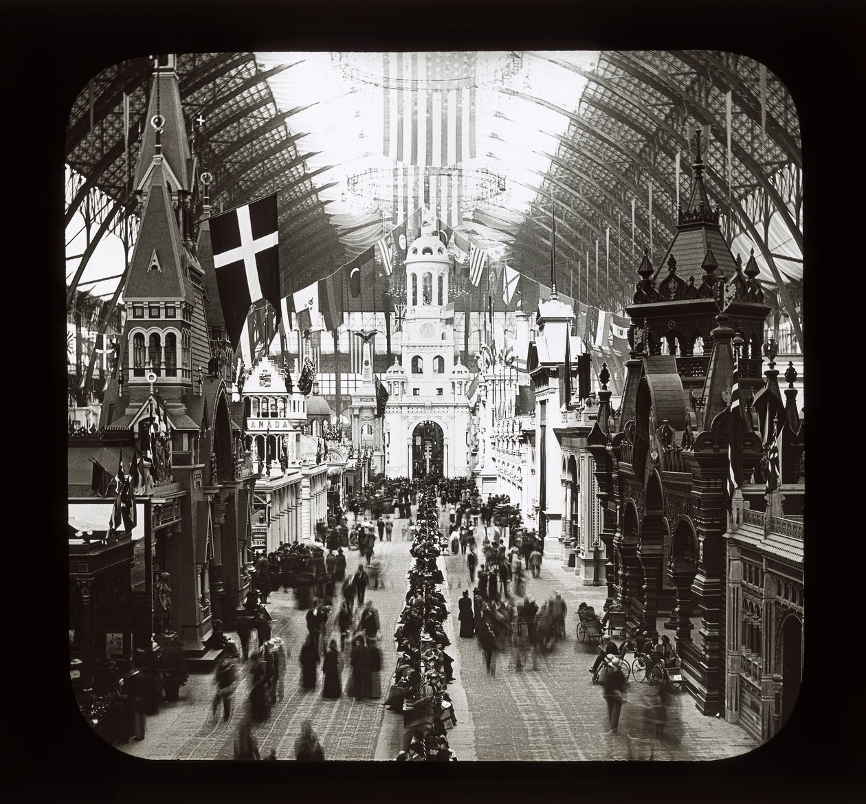 Exposición Mundial Colombina: Edificio de Artes Liberales, Chicago, 1893 de American Photographer