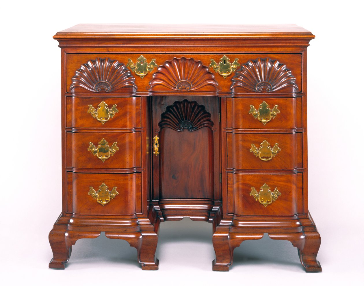 Mesa de escritorio, atribuida al taller de John Townsend, Rhode Island, Newport, 1785-1800 de American School