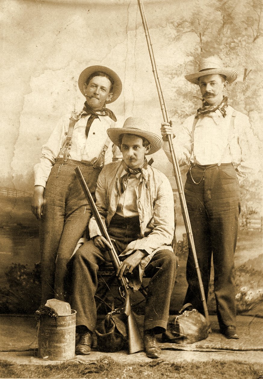 Retrato de estudio de tres hombres, c.1899 de American School