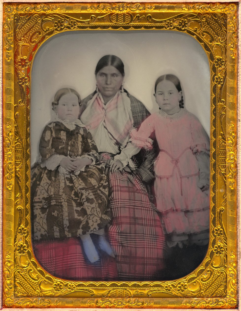 Retrato de una mujer y dos niñas de American 19th Century