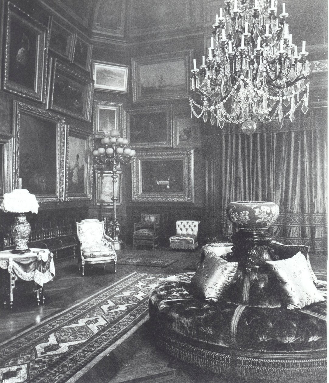 Sala de dibujo de la casa de la familia Astor, Quinta Avenida, Nueva York de American Photographer