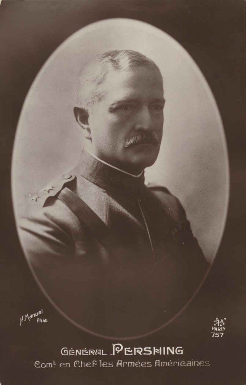 General John J Pershing (foto en blanco y negro) de American Photographer