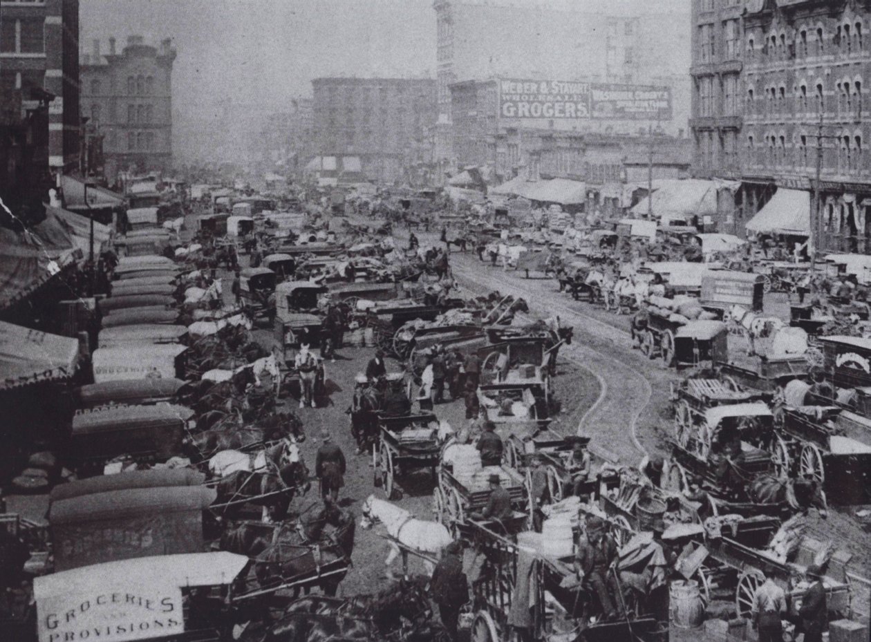Haymarket Square lleno de carruajes tirados por caballos, Chicago de American Photographer
