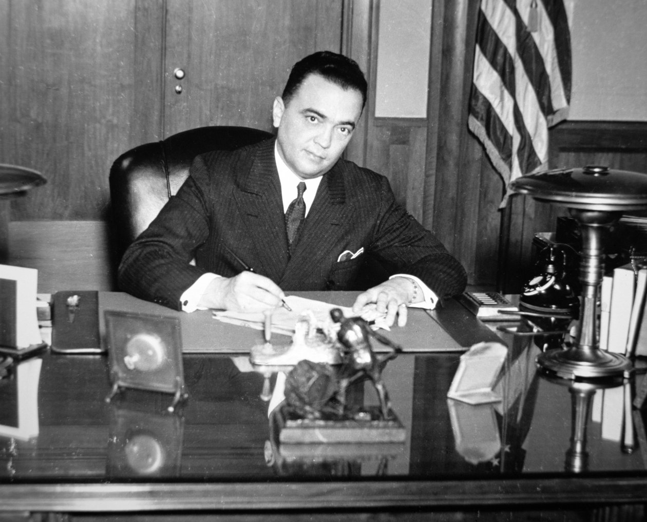 J. Edgar Hoover (1895-1972) 1935 de American Photographer