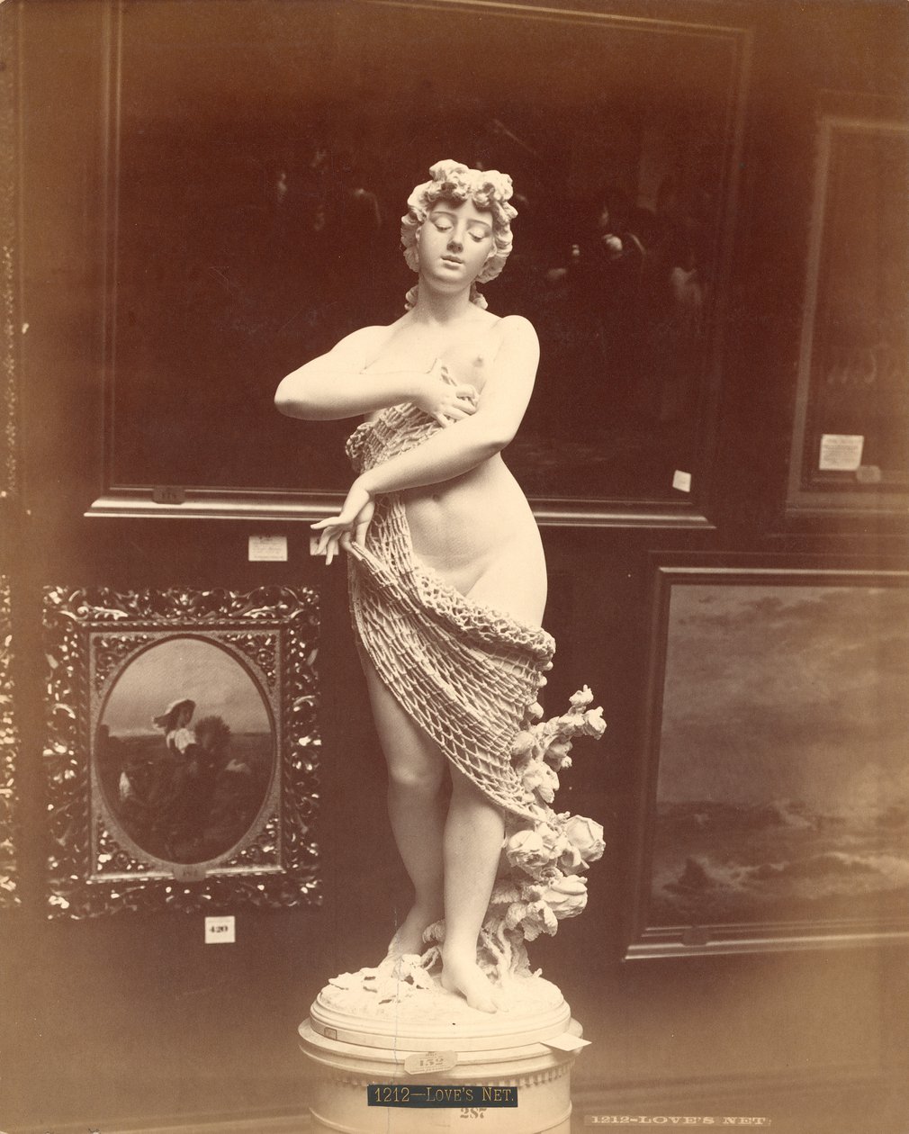 La Red del Amor, Exhibición Italiana, Exposición Internacional del Centenario, 1876 de American Photographer