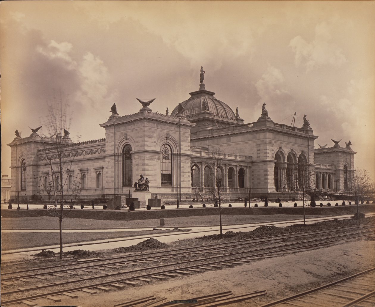 Memorial Hall de la Exposición del Centenario, 1876 de American Photographer