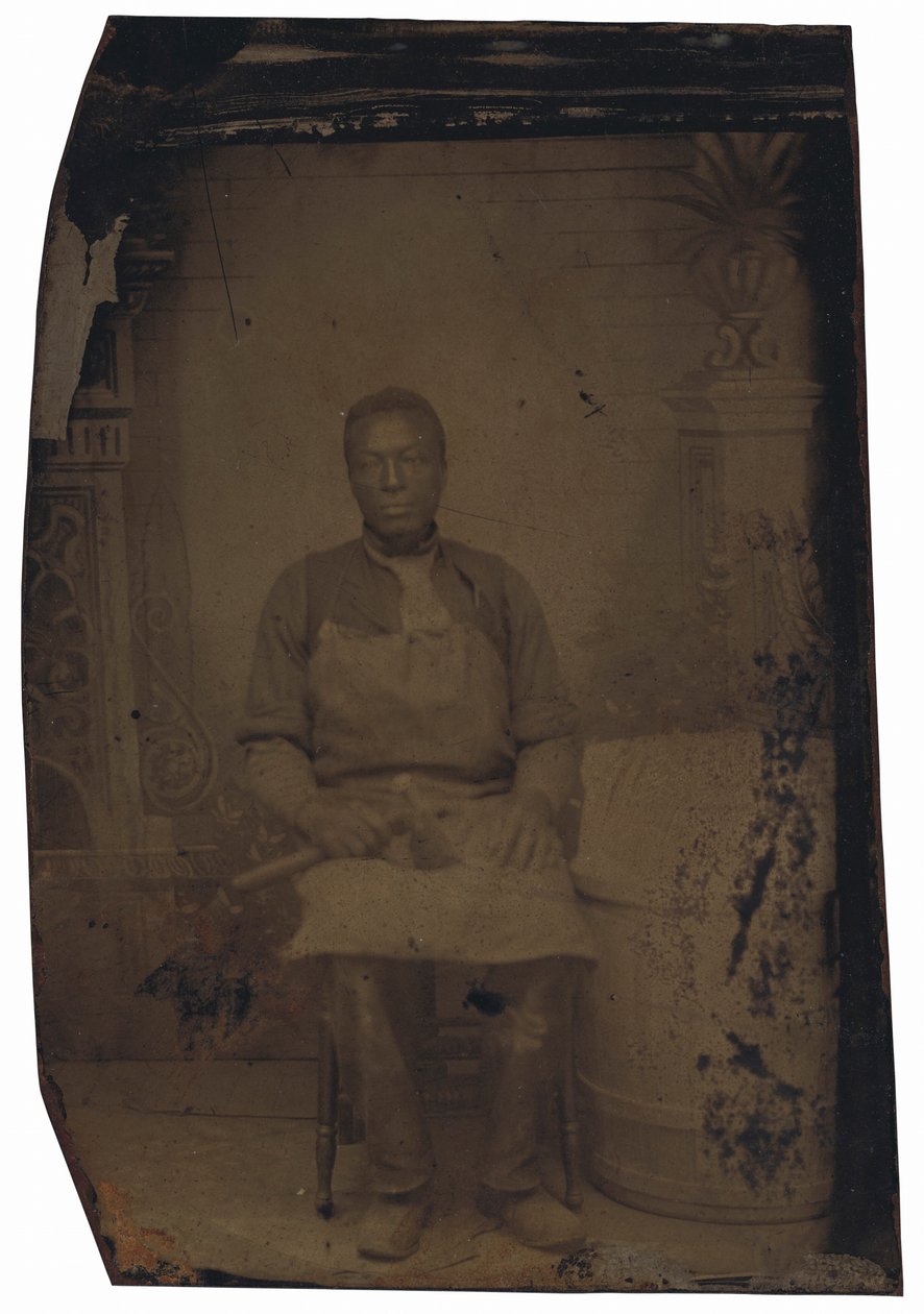 Retrato de un tonelero,c. 1890 (foto) de American Photographer