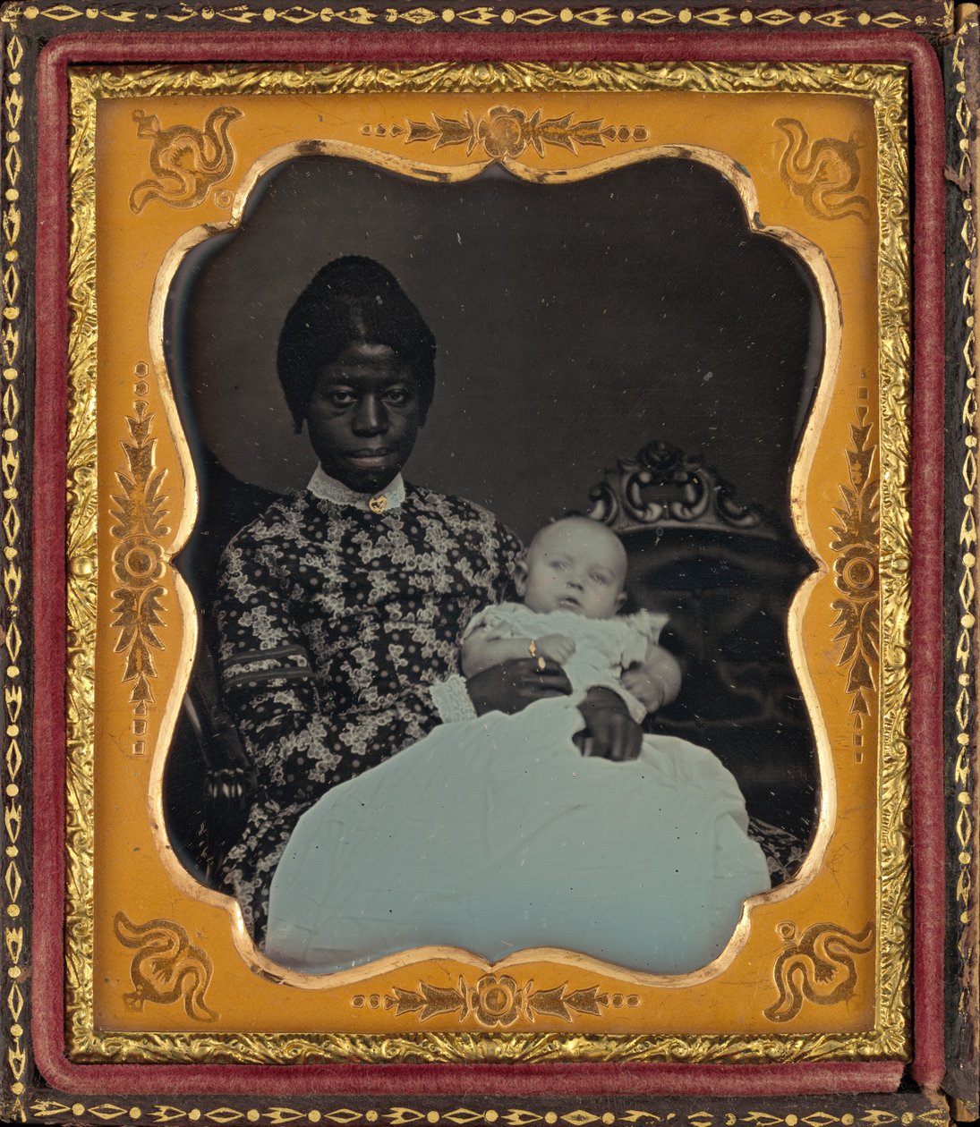 Retrato de mujer y bebé,1853 (foto) de American Photographer