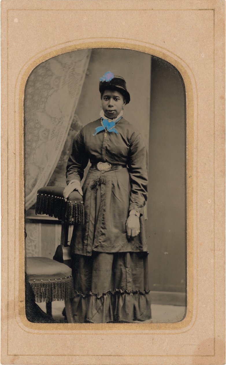 Retrato de mujer,c. 1880 (foto) de American Photographer