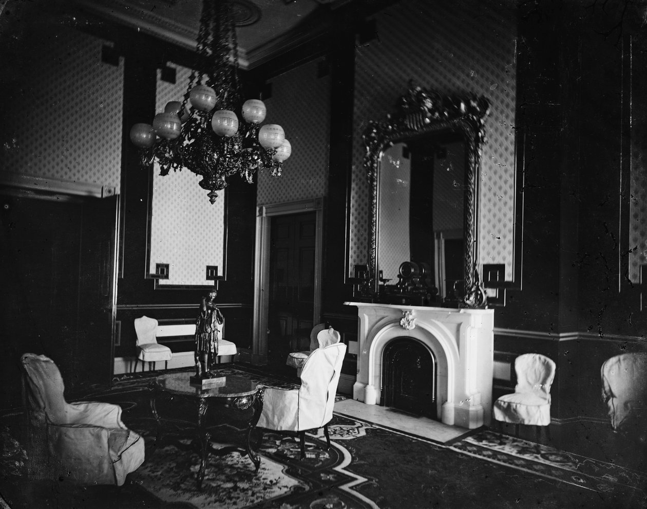 Interior de la Casa Blanca, Sala Verde Antigua, Estudio del Presidente, 1860-80 de American Photographer