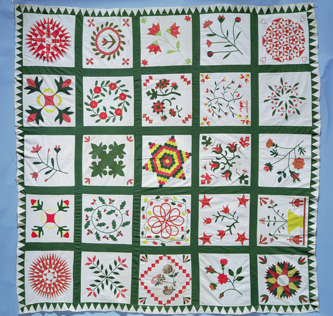Colcha de álbum con flores de temporada, 1844 (algodón) de American School