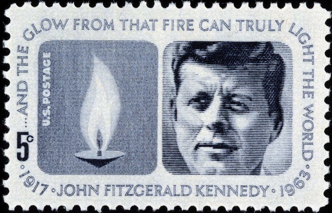 Sello americano sobre John Fitzgerald Kennedy de American School