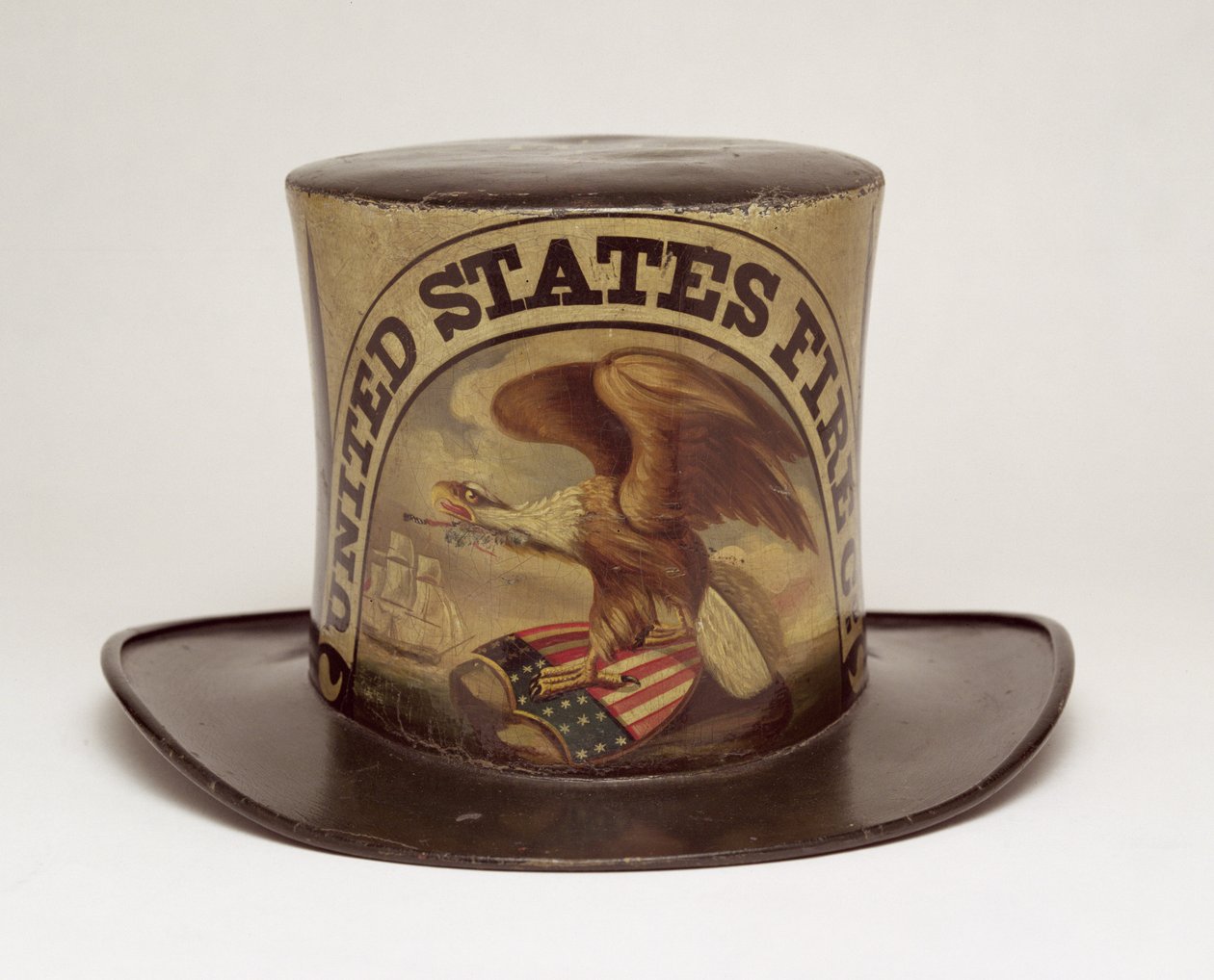 Sombrero de desfile de bomberos pintado por David Bustill Bowser, c.1850 de American School