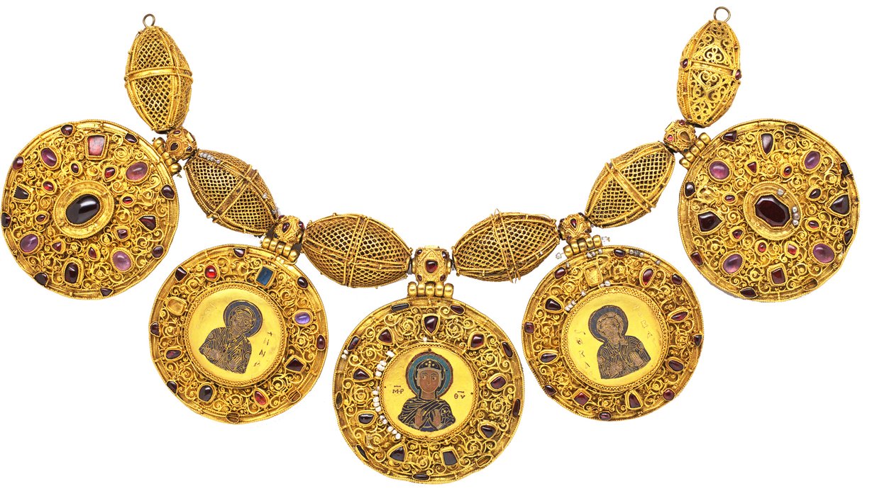 Collar con colgantes, principios del siglo XII de Ancient Russian Art