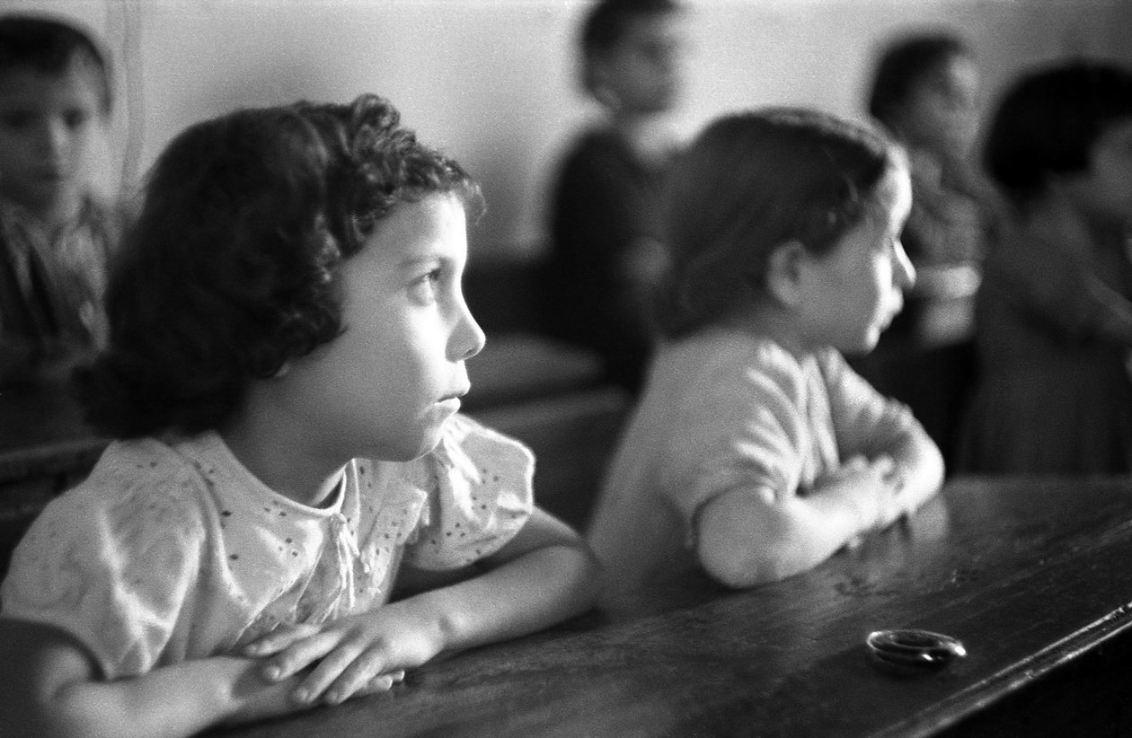 ALUMNA, ESCUELA DE CROTONE de Ando Gilardi