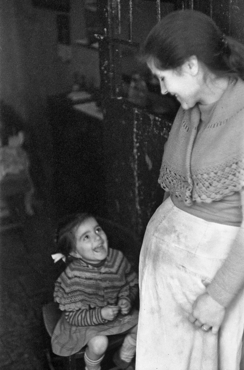 CROTONE - MADRE E HIJA de Ando Gilardi