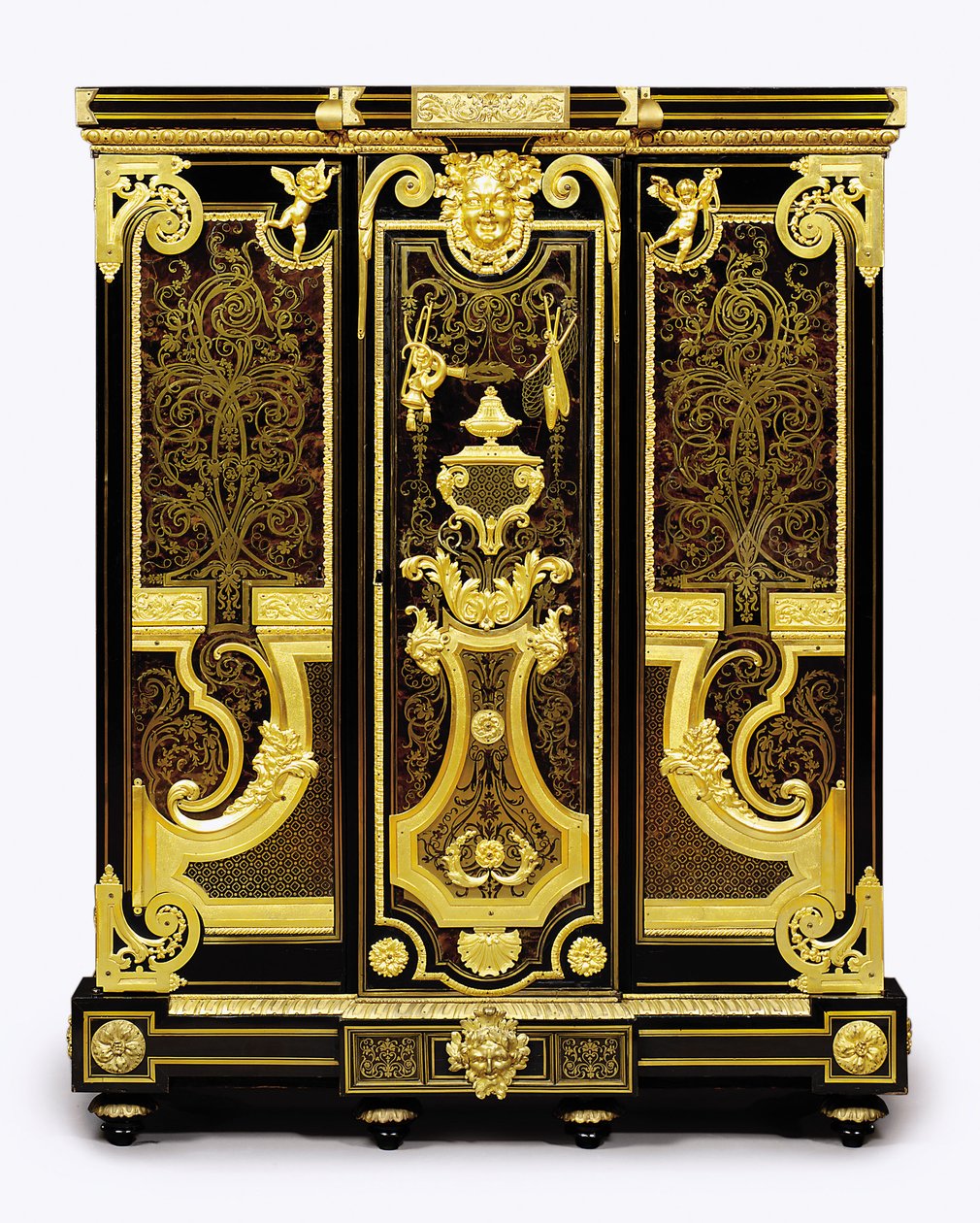 Pequeña armoire con montura de bronce dorado Luis XIV, 1700-10 de Andre Charles Boulle