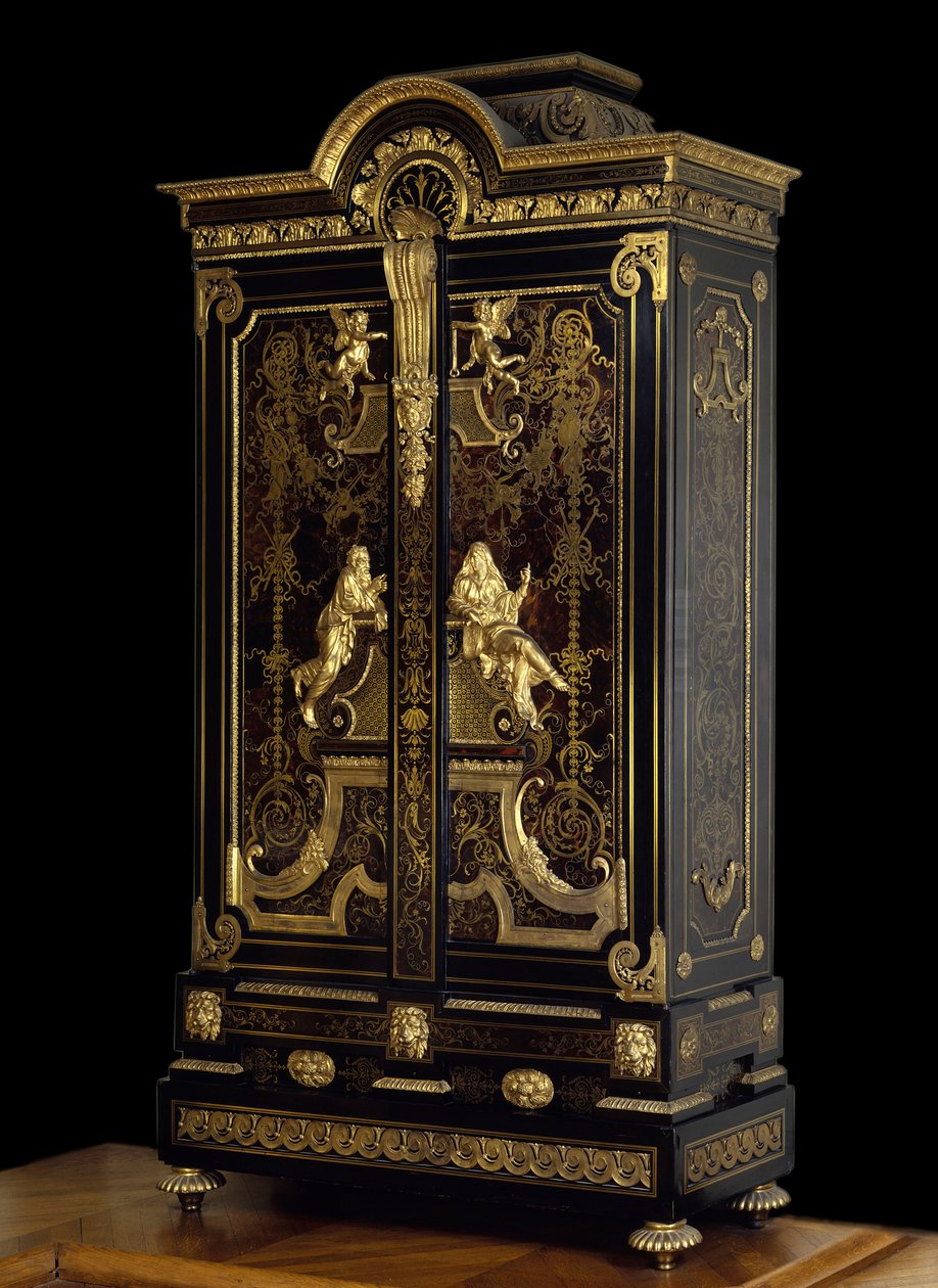 Mobiliario estilo Luis XIV (1661-1715): armario decora figuras de Aspasia y Sócrates hecho en roble, ébano y dorado por André Boulle (1642-1732) Hacia 1710 París. Museo del Louvre de Andre Charles Boulle