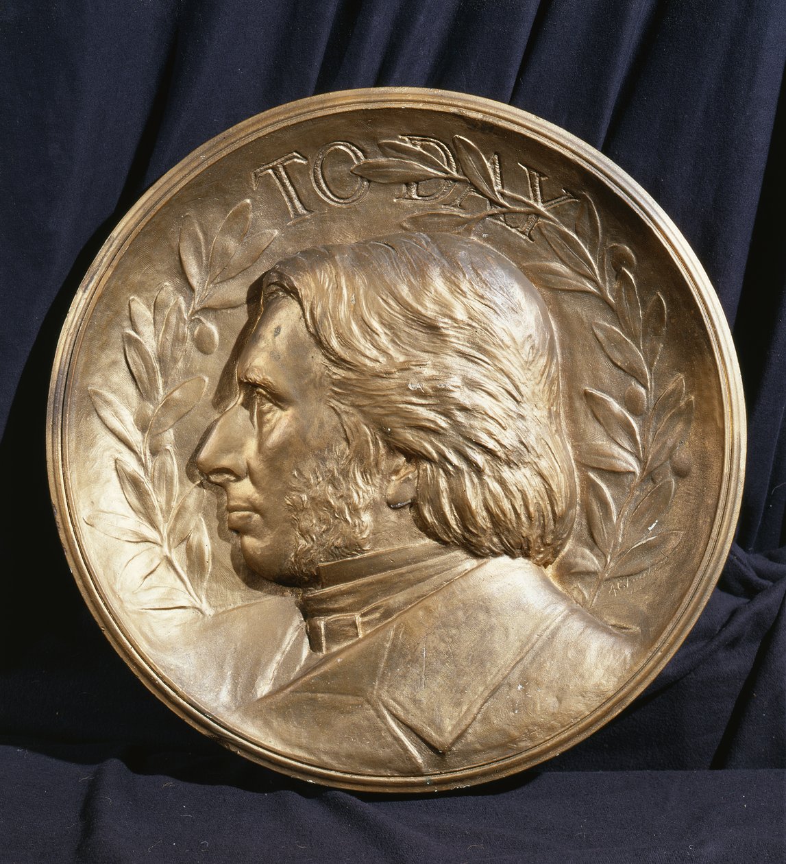 Retrato en medallón de John Ruskin de Andrea Carlo Lucchesi