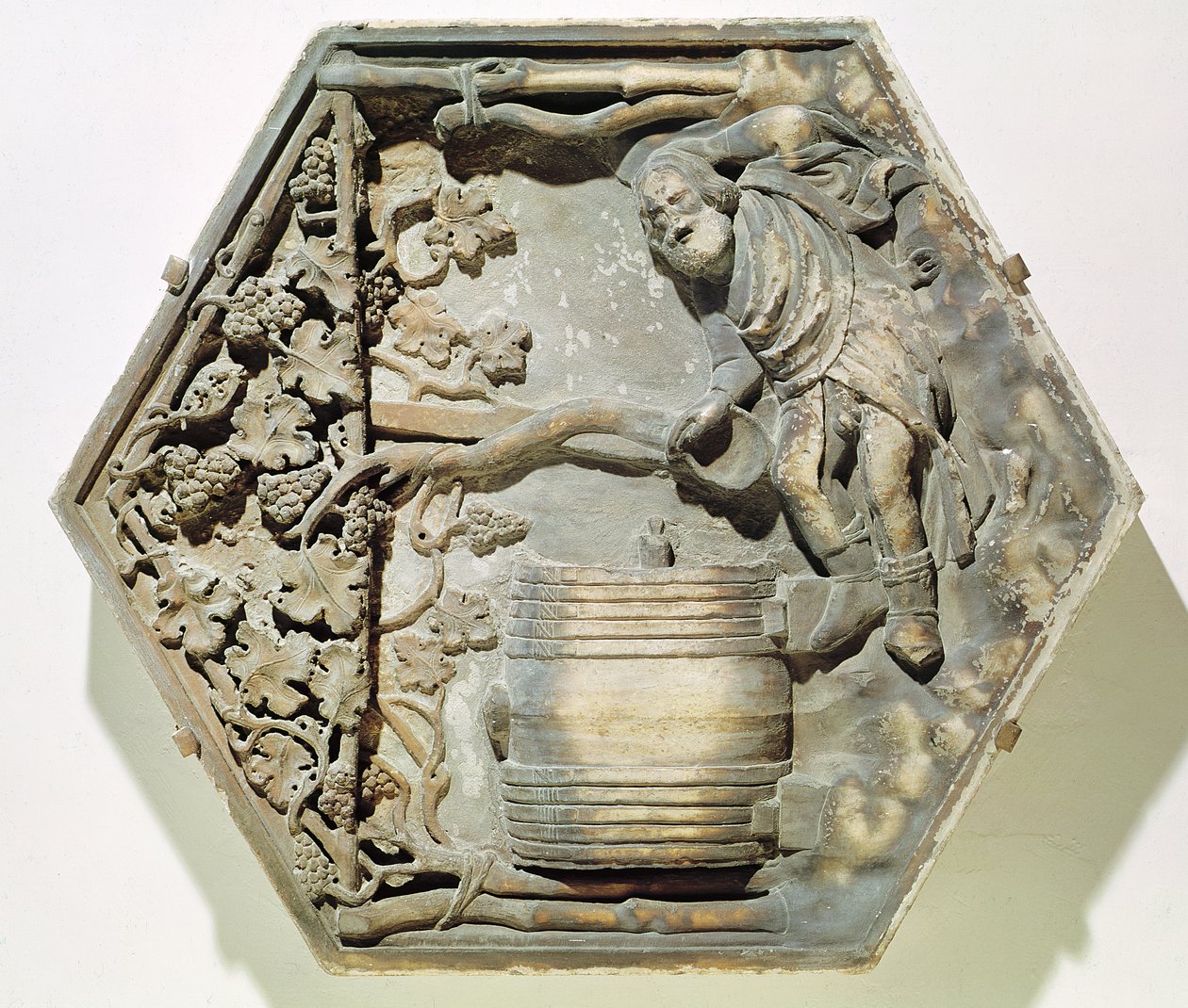 La embriaguez de Noé, relieve decorativo hexagonal de una serie que ilustra episodios del Génesis, posiblemente basado en diseños de Giotto (c.1266-1337) c.1334-48 (mármol) de Andrea Pisano