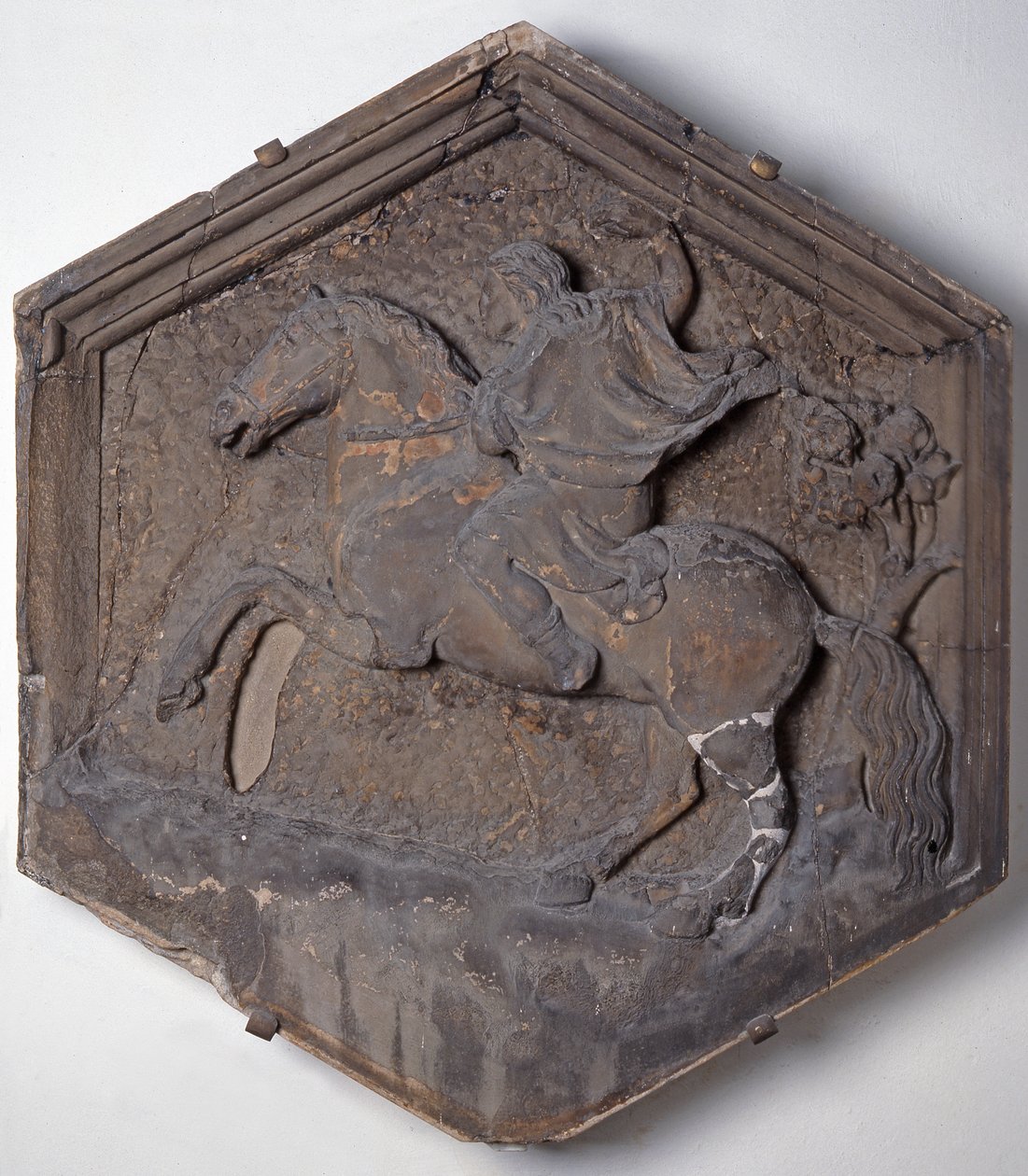 El arte de la caza, relieve decorativo hexagonal de una serie que representa a los practicantes de las Artes y Ciencias, posiblemente basado en diseños de Giotto, c.1334-48 de Andrea Pisano