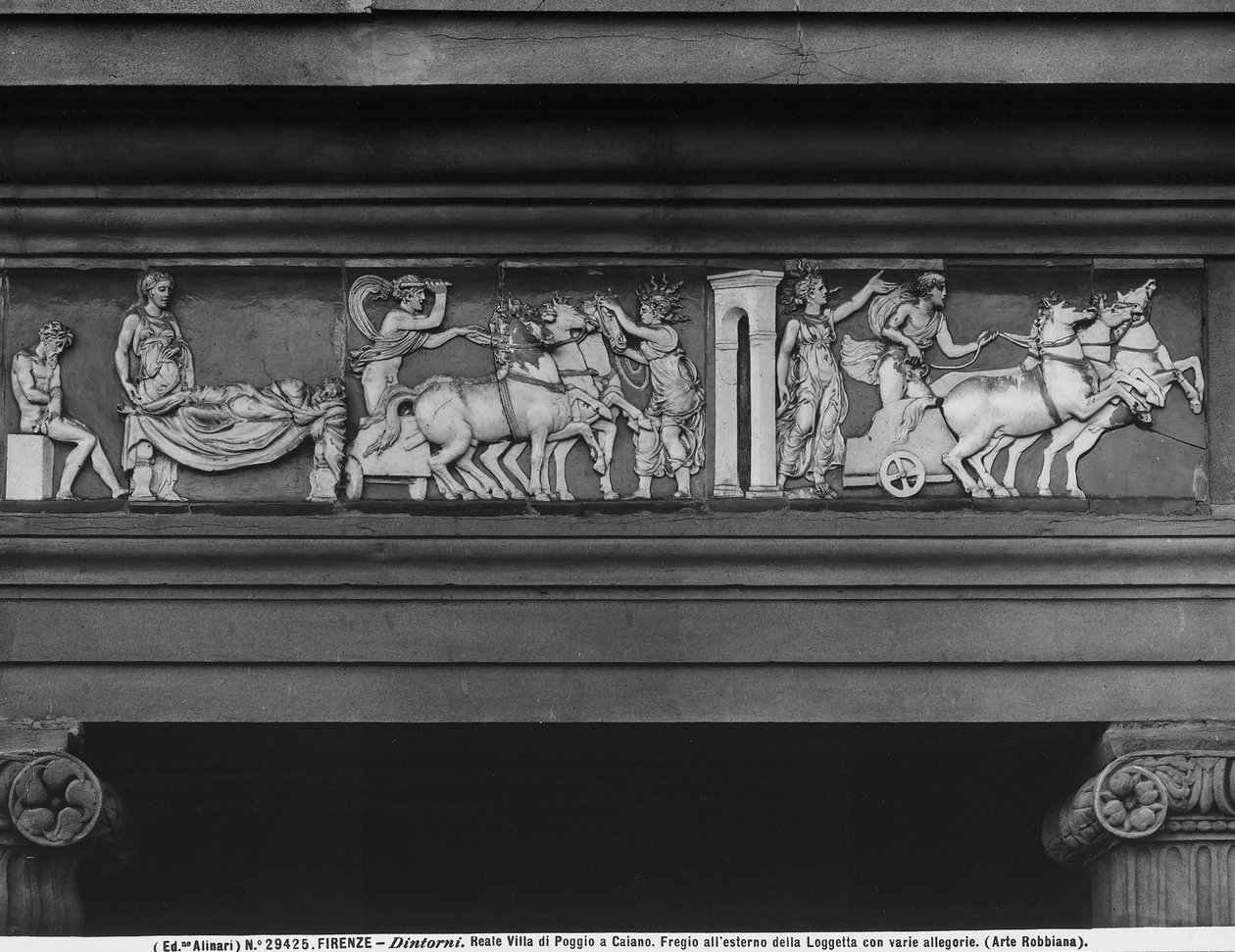 La Muerte y el Carro del Sol, detalle del friso de terracota vidriada en el pronaos de la Villa di Poggio a Caiano, Prato de Andrea and Bertoldo di Giovanni (c.1420 91) Sansovino