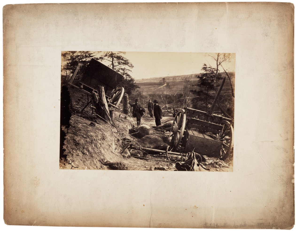 Efecto de la explosión de un proyectil, cerca de Fredericksburg, Va., c.1862 de Andrew Joseph Russell