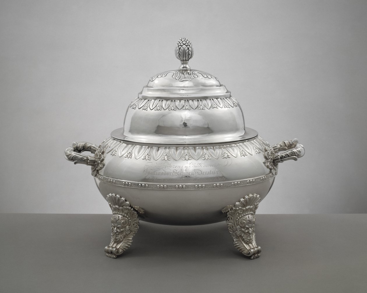 Sopera de Andrew Ellicott Warner